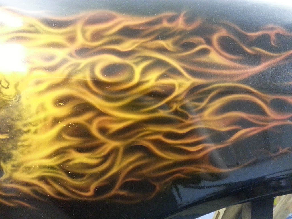 burning-skull-on-fender-003.jpg